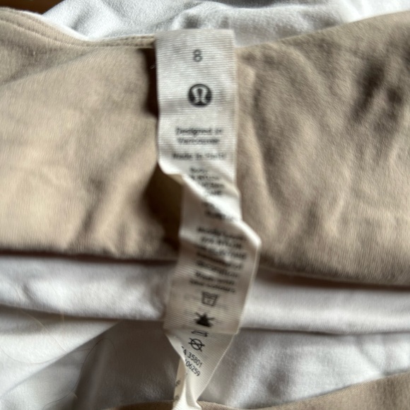 Lululemon white women’s tank top, size 8 - Picture 3 of 3